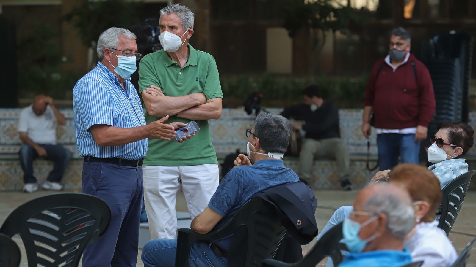 Fotos de Juan Espadas con simpatizantes del Psoe en Algeciras