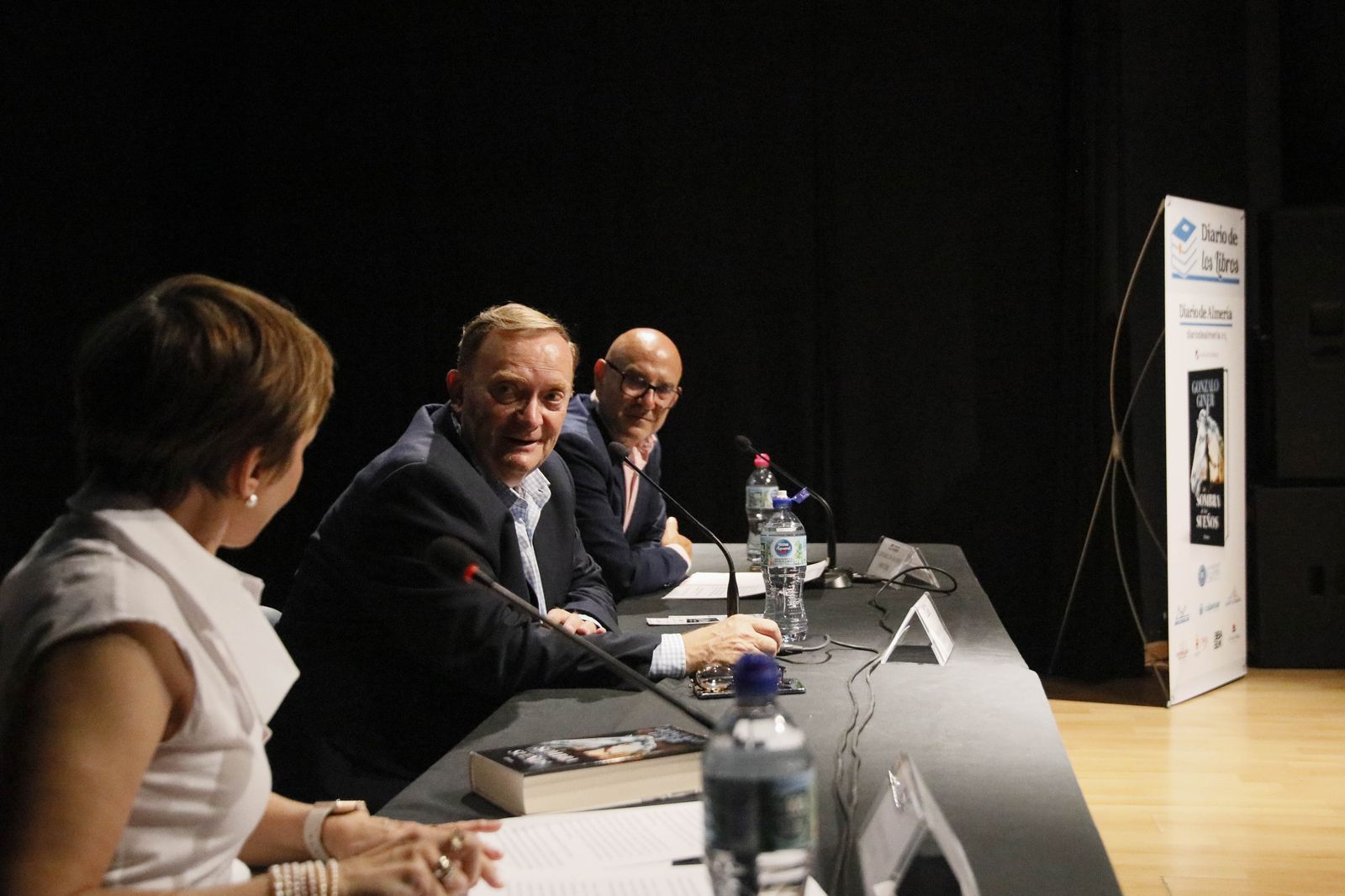 Imágenes del libro "La sombra de los sueños" de Gonzalo Giner