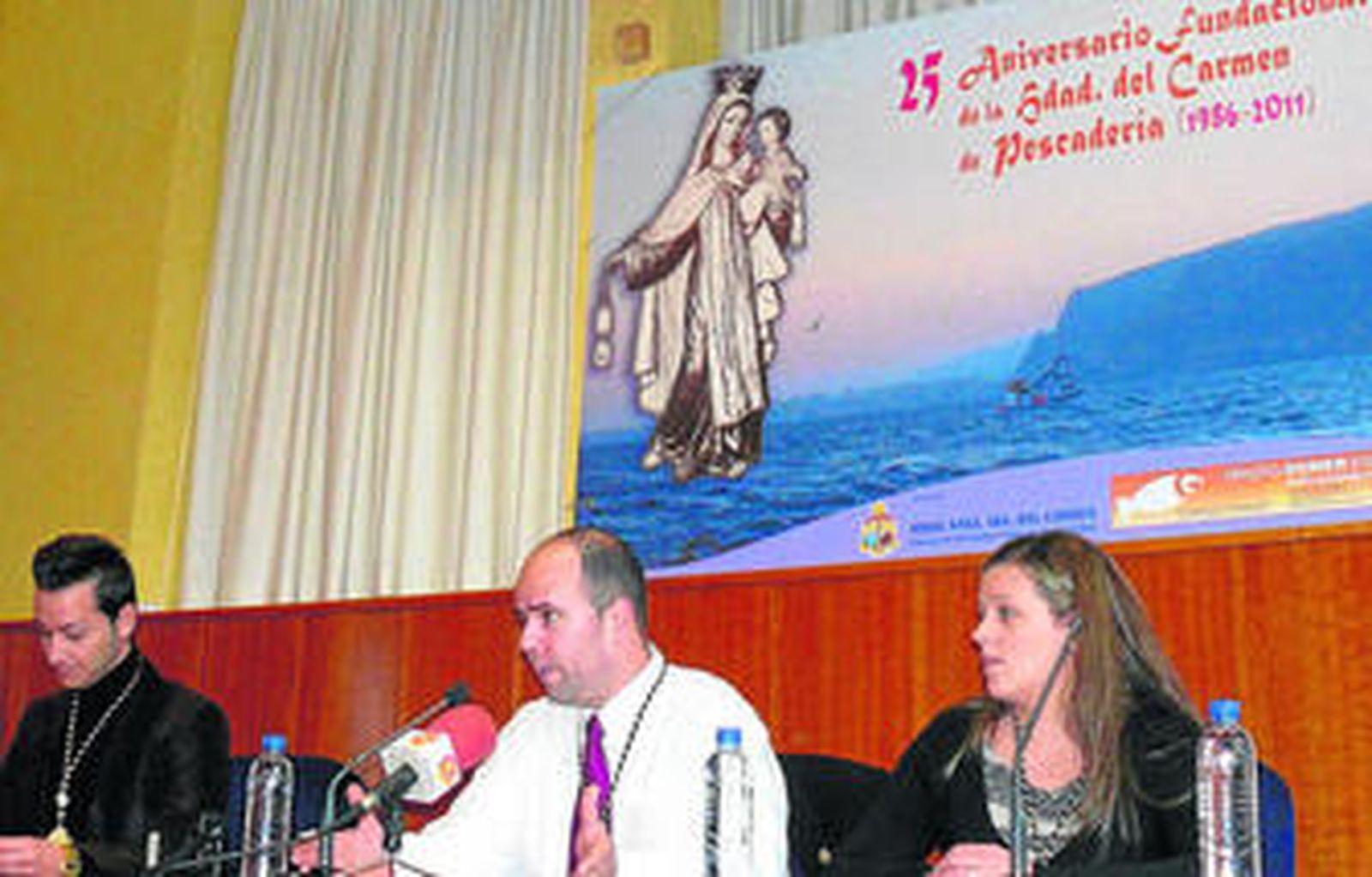 José María Ramos, Ramón Fernández y María Fernández, durante la presentación del cartel.