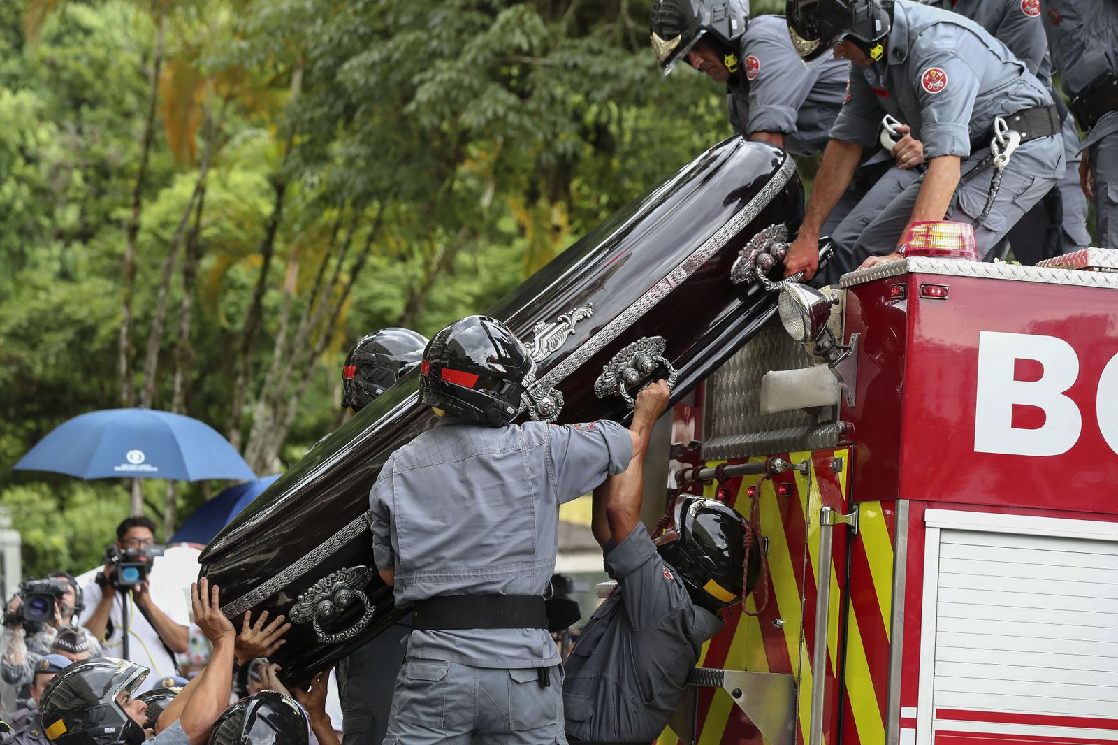 Las fotos del entierro de Pelé