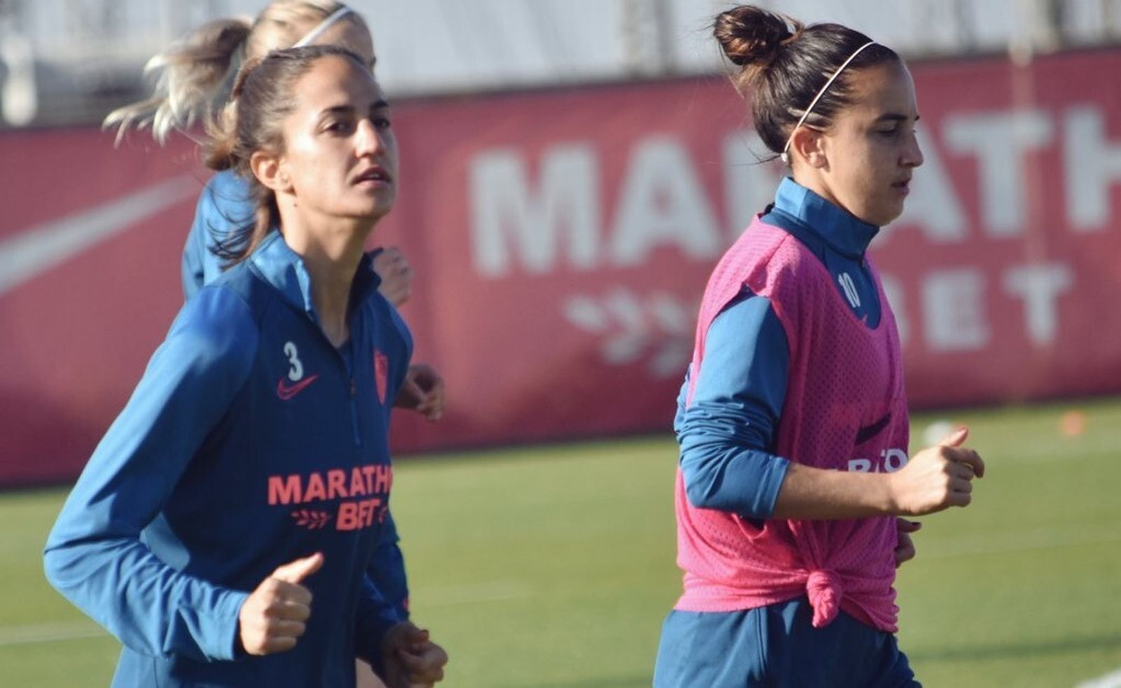 Lucía Ramírez y Virgy, durante un entrenamiento de esta semana.