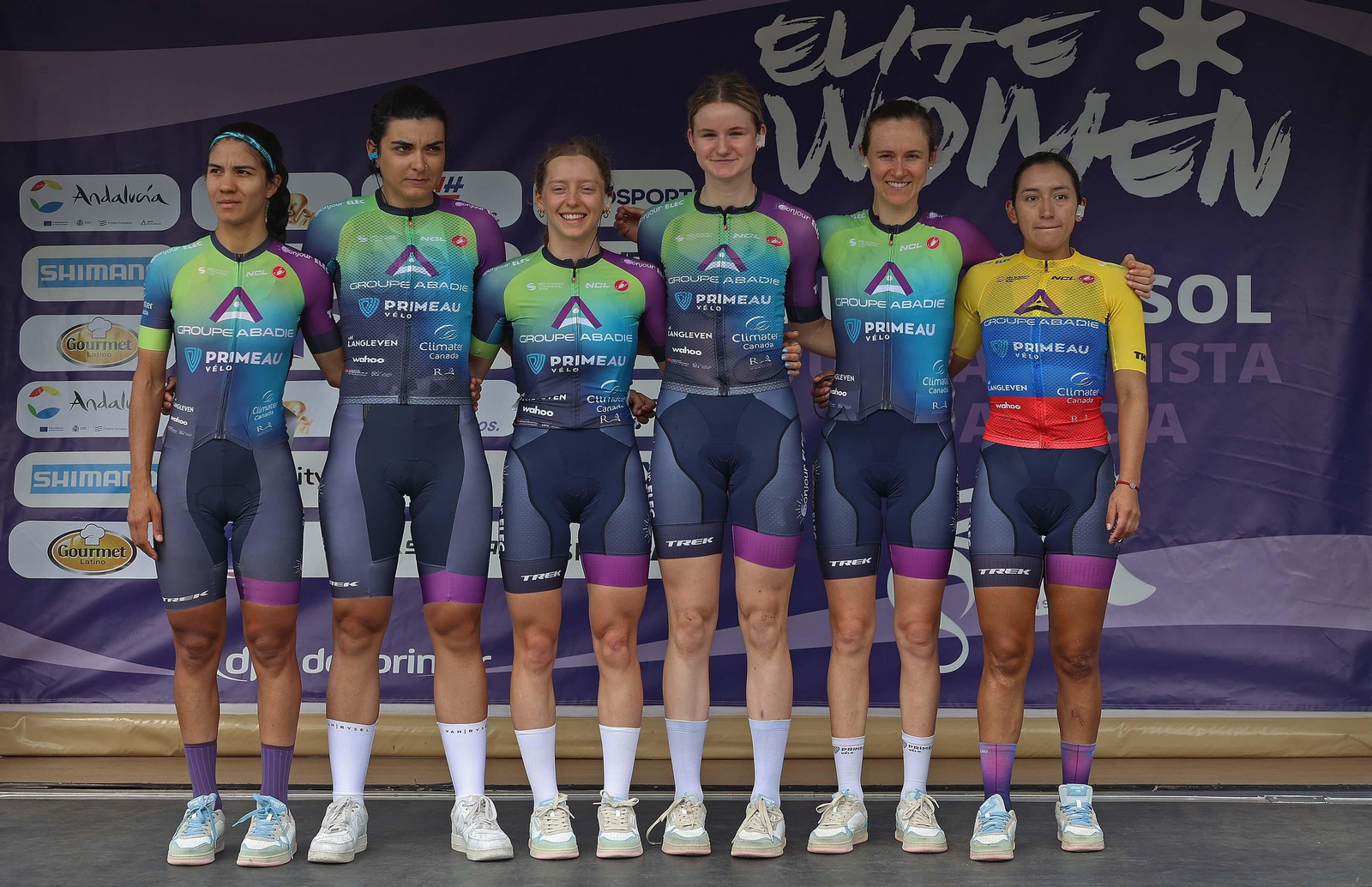 Fotos de la salida de la III Vuelta Ciclista femenina a Andalucía desde Castellar