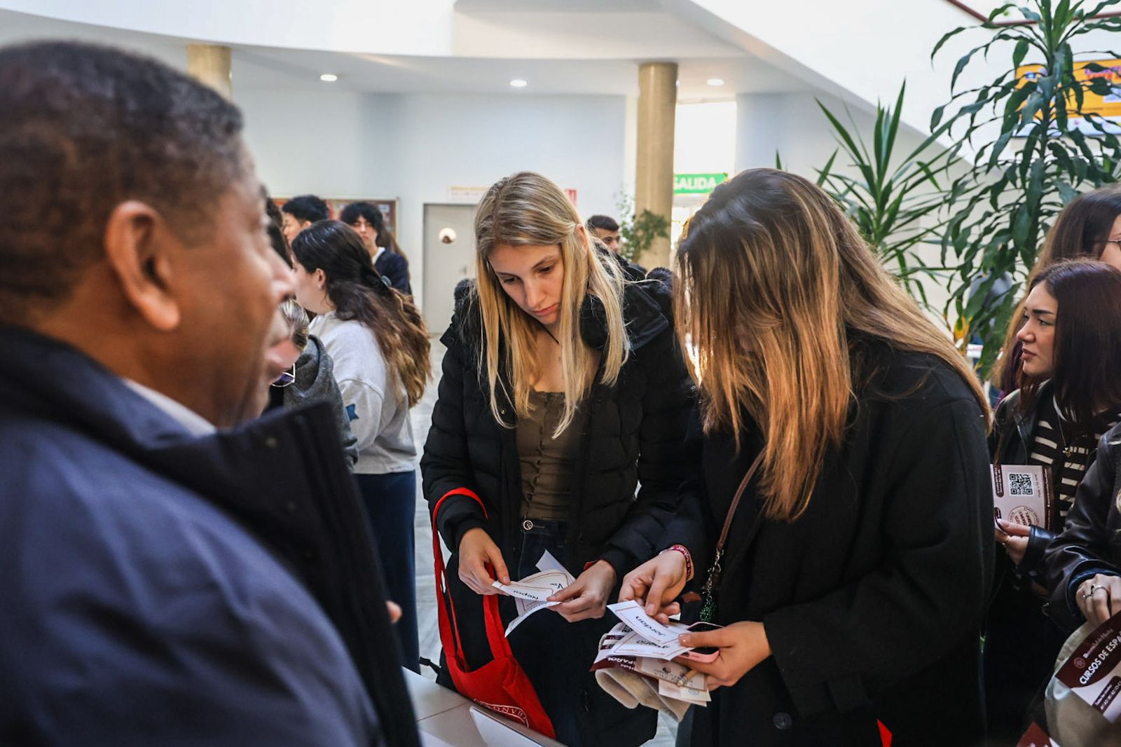 Fotografías de la llegada de estudiantes Erasmus a la Universidad de Huelva