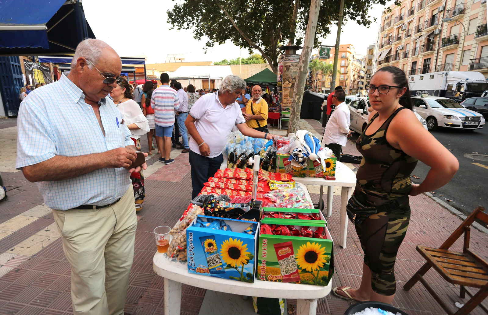 Ambiente en la Plaza de Toros de la Merced