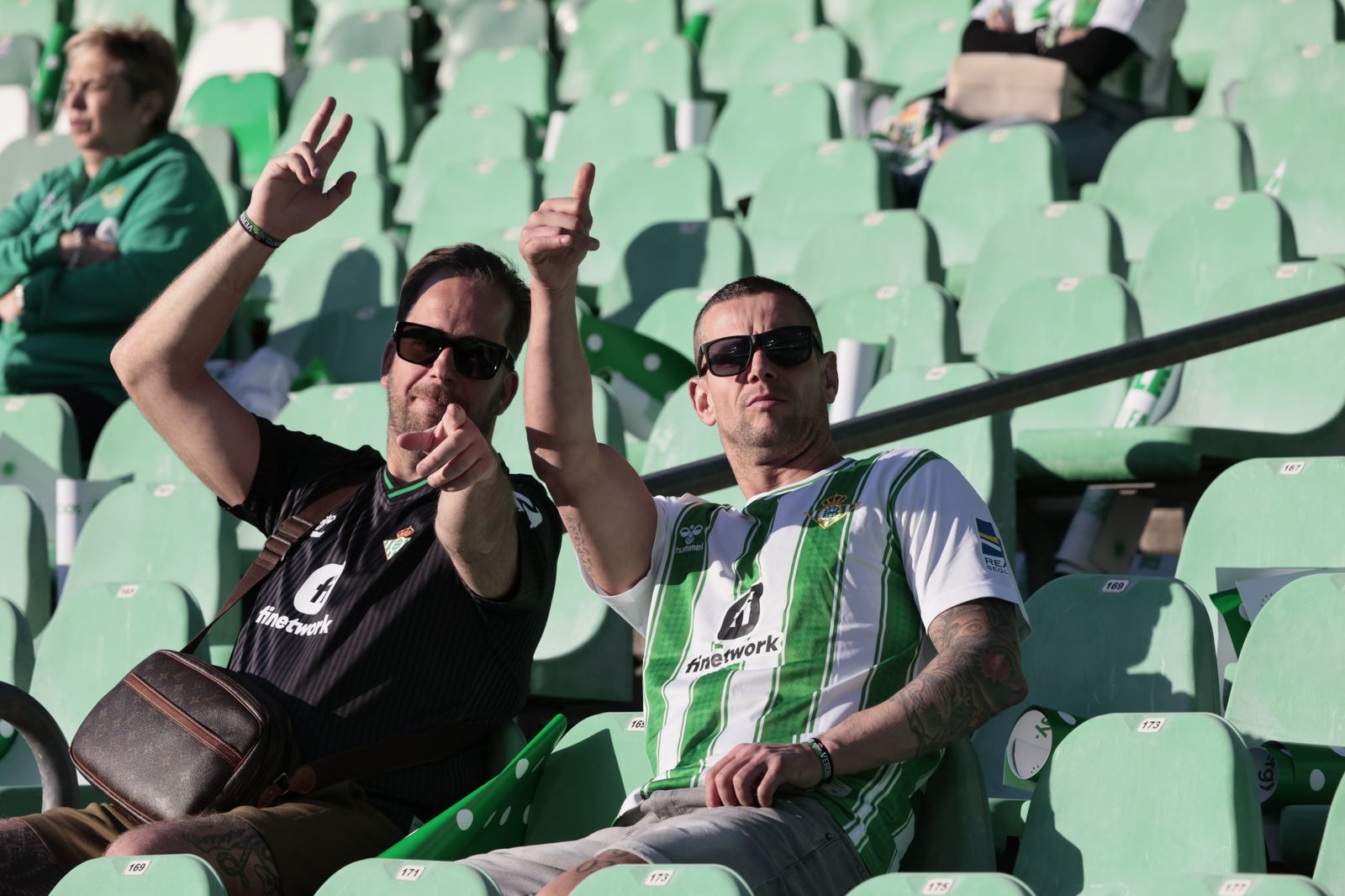 Buscáte en las gradas del Villamarín