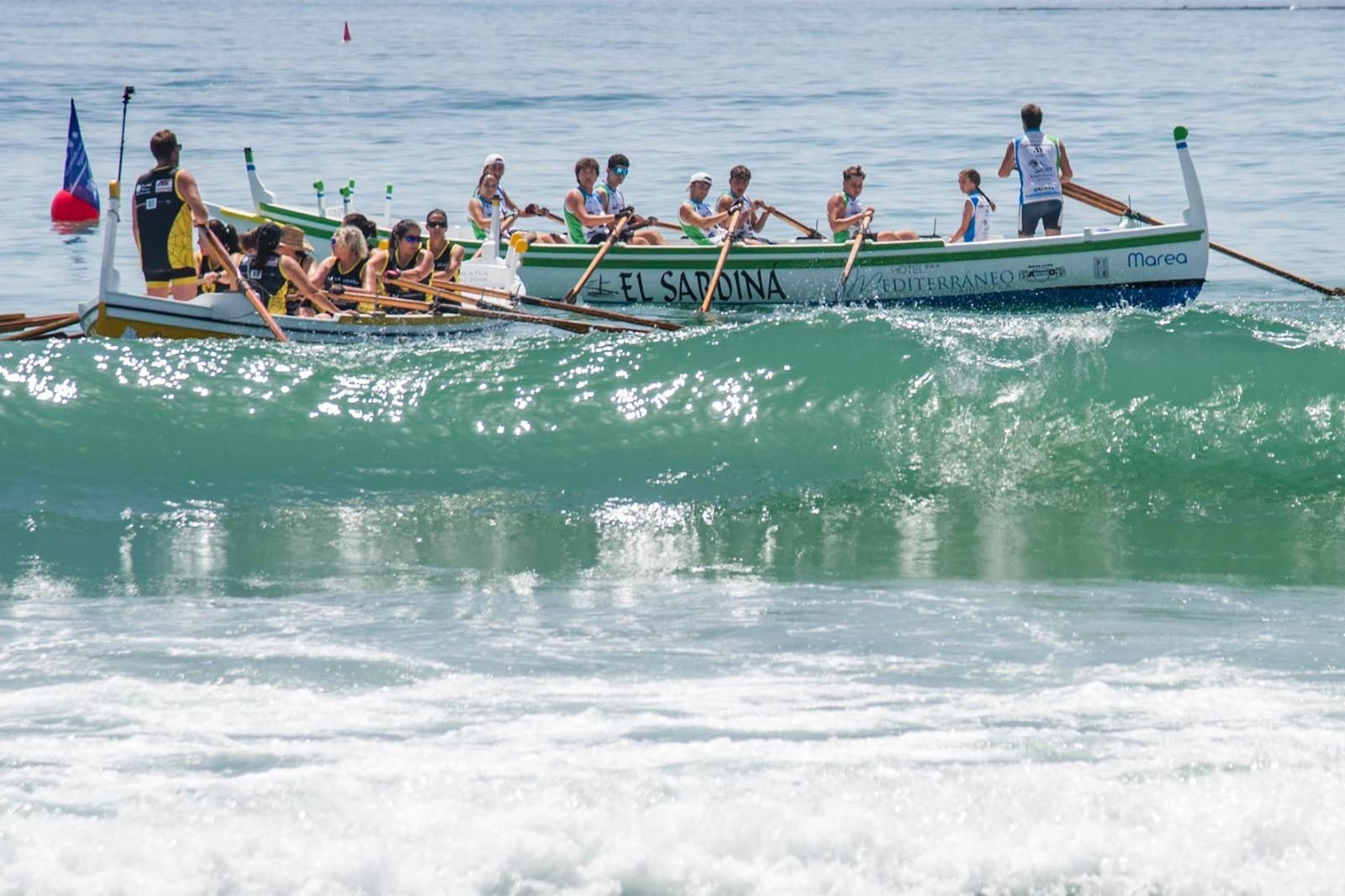 Una competición de la Liga provincial de jábegas en una imagen de archivo.