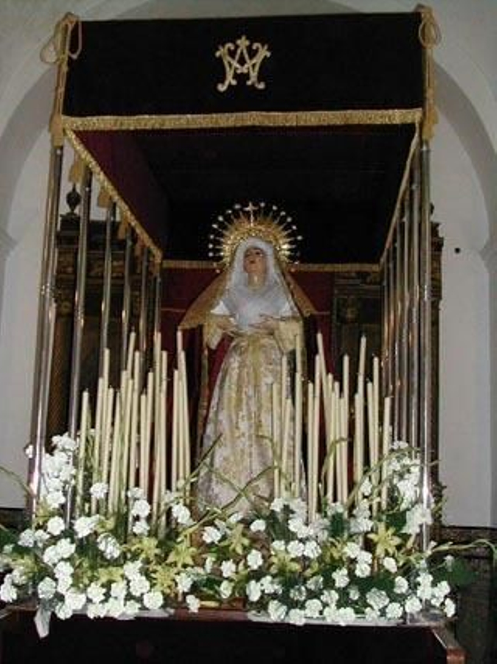 Cinco procesiones recorren las calles de Alanís