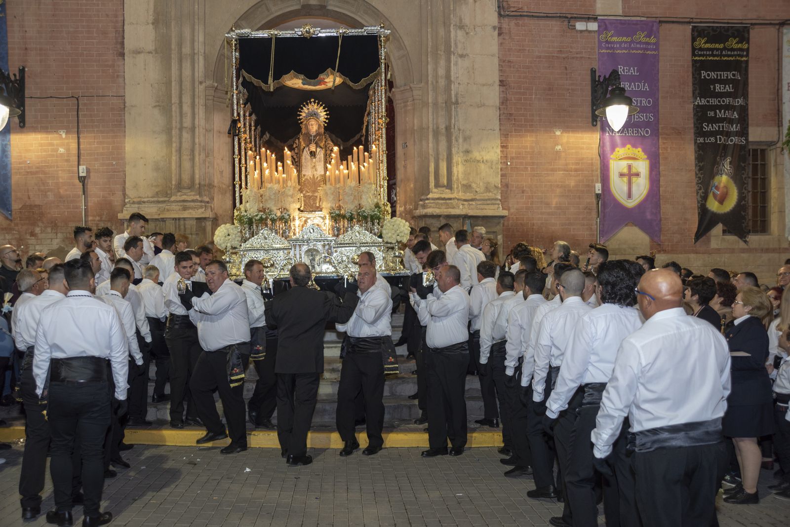 Imágenes de la procesión del Jueves Santo en Cuevas