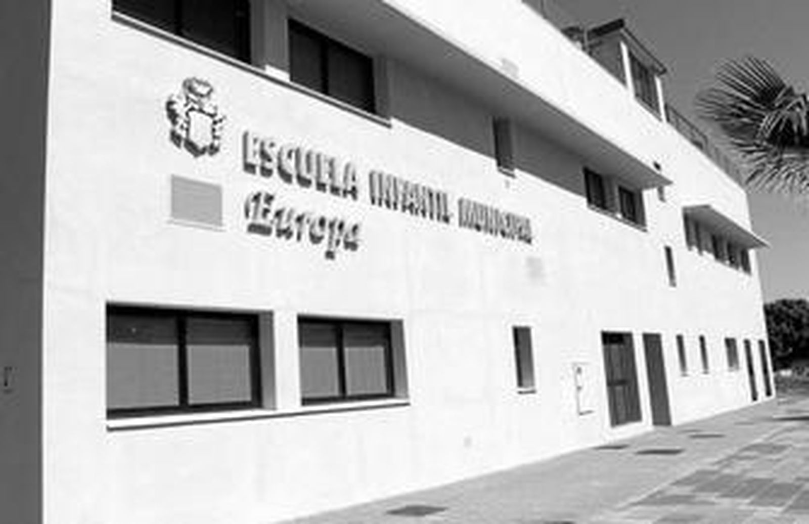 Edificio que alberga la escuela infantil de la Cala de Mijas.