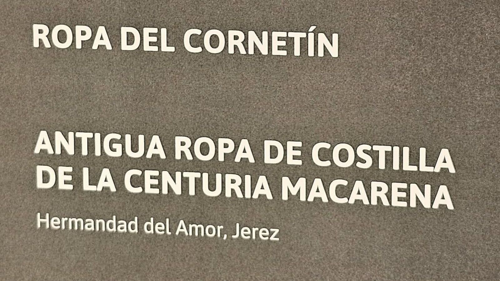 Cartel en el que se hace mención a las vestimentas.