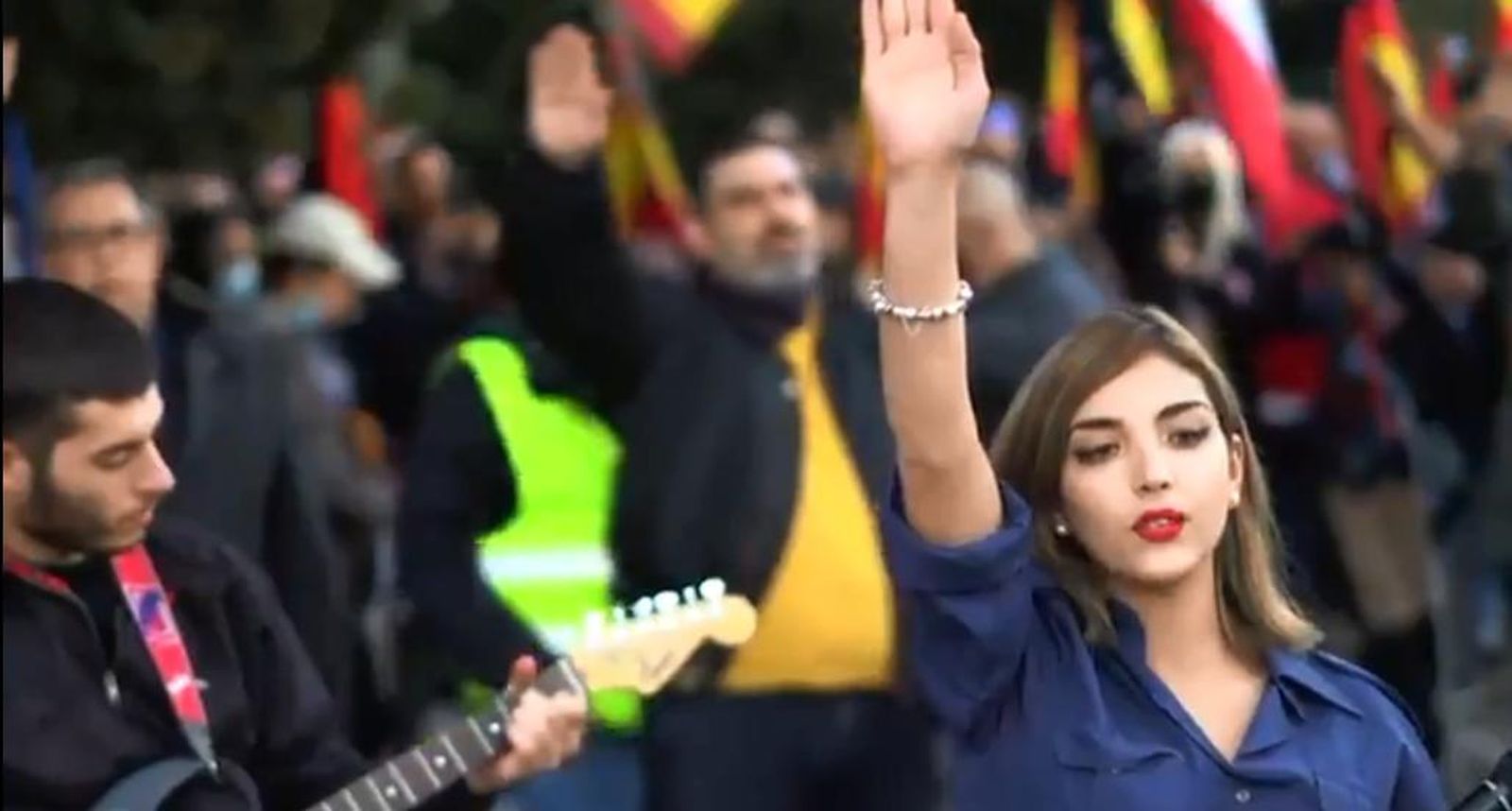 Saludo fascista en el acto de homenaje a la División Azul.