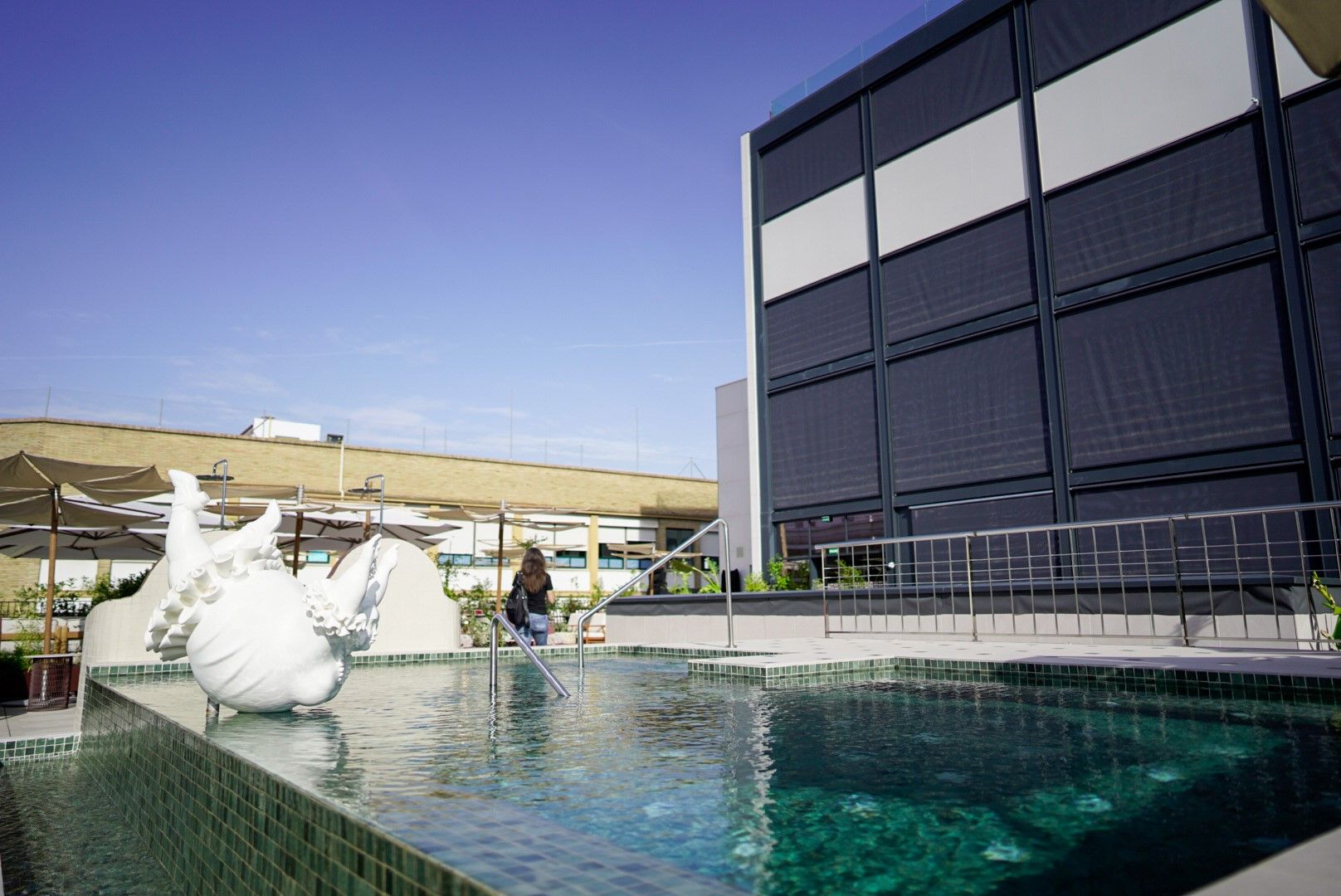 El Hotel Thompson abre sus puertas a la espera de la reurbanización del entorno de la Concordia