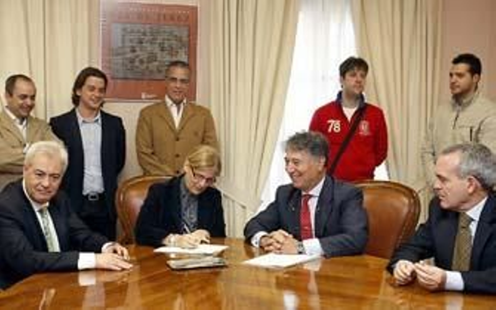 Comujesa firma la cesión de sus acciones a la Fundación