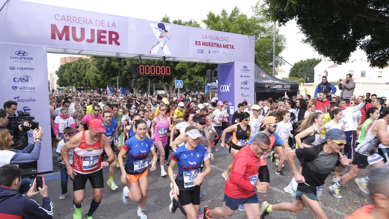 Imágenes de la Carrera de la Mujer 2023 en Almería