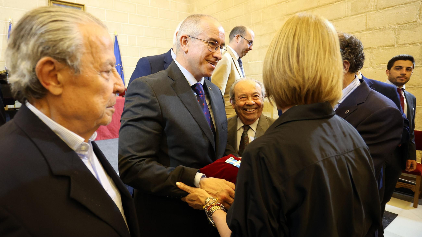 Imágenes de la entrega de la Medalla de Oro de la Ciudad de Jerez a la Hermandad de la Coronación
