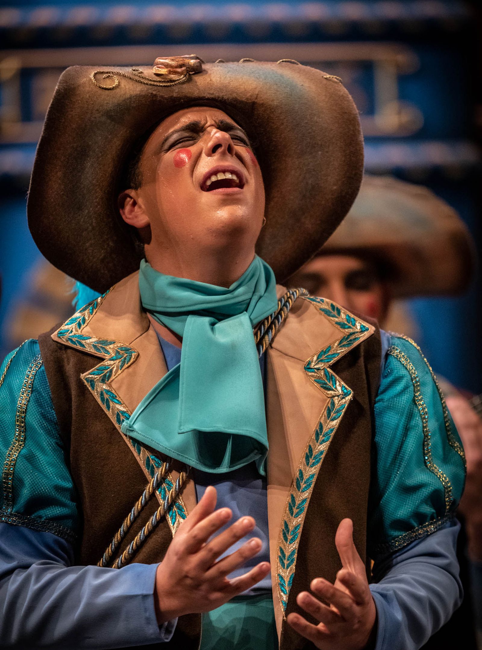 La comparsa '¿Te lo cuento o te la canto?' cerro la sesión