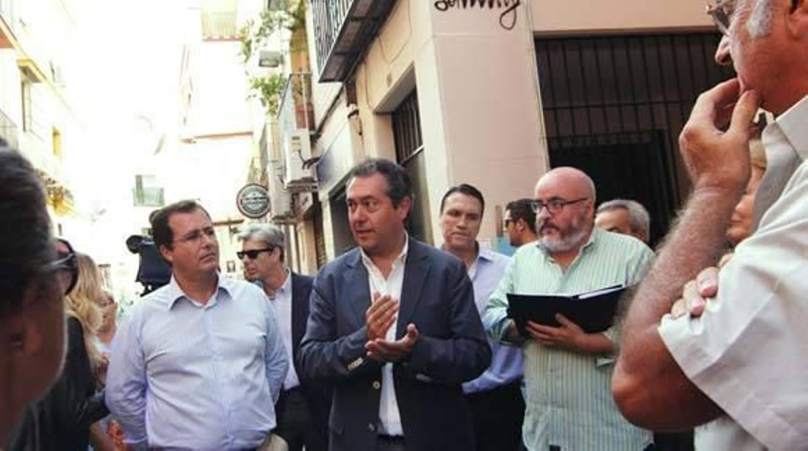 El gobierno estudia adelantar el cierre de los bares de la Alfalfa