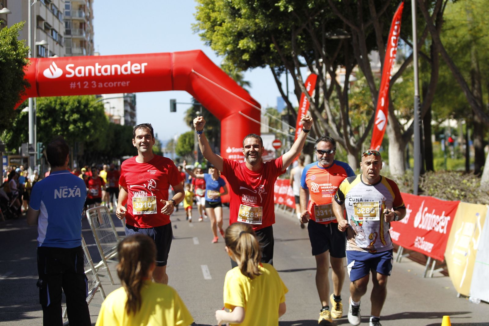 Fotogalería carrera atletismo popular enfermedades poco frecuentes. La Salle Almería