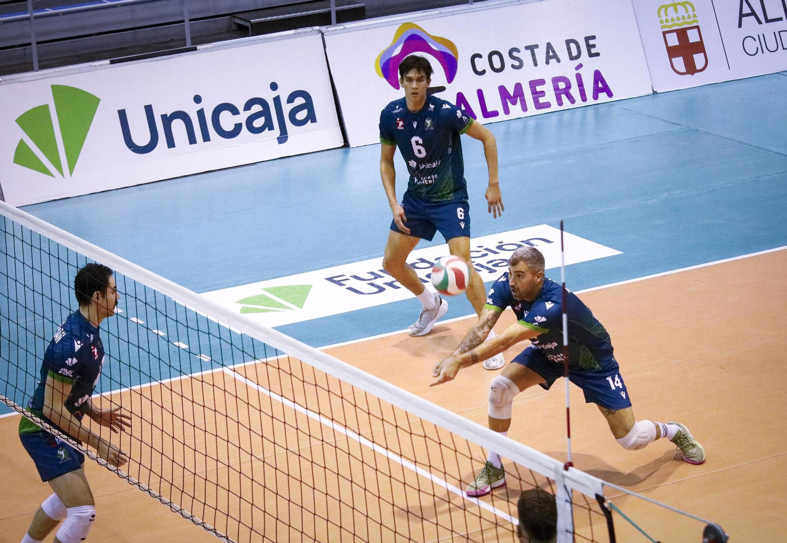 Unicaja Costa de Almería-Arenal Emeve de la Superliga, en imágenes