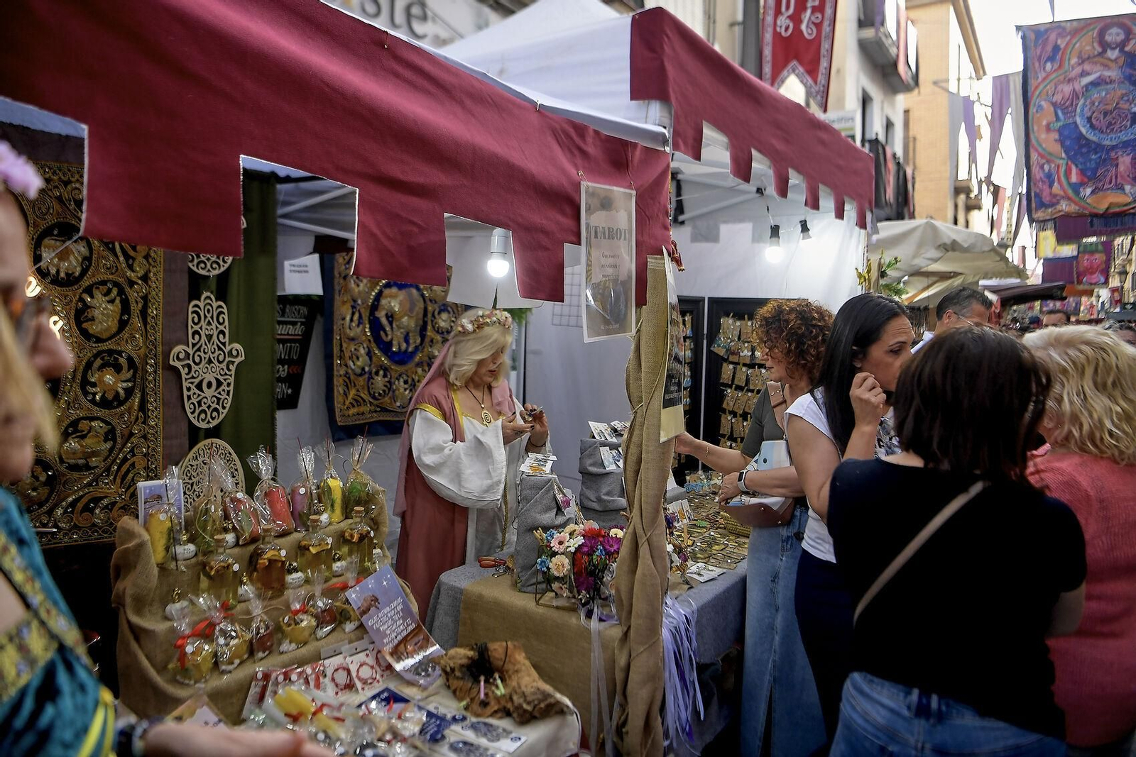 Fotos: Cristóbal Colón y los Reyes Católicos inauguran las Capitulaciones de Santa Fe
