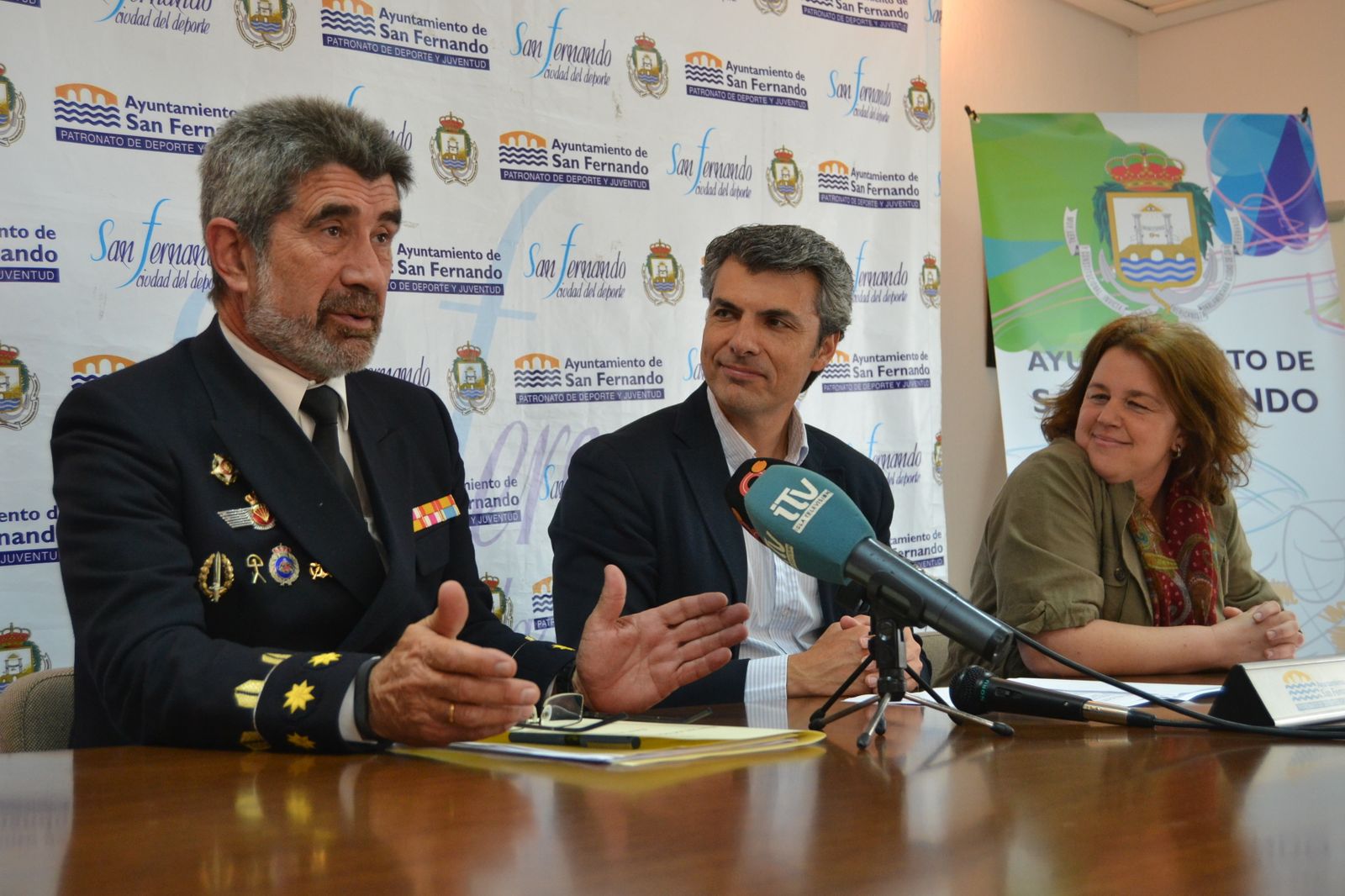 Presentación en el Patronato de Deportes del Programa de Natación Escolar