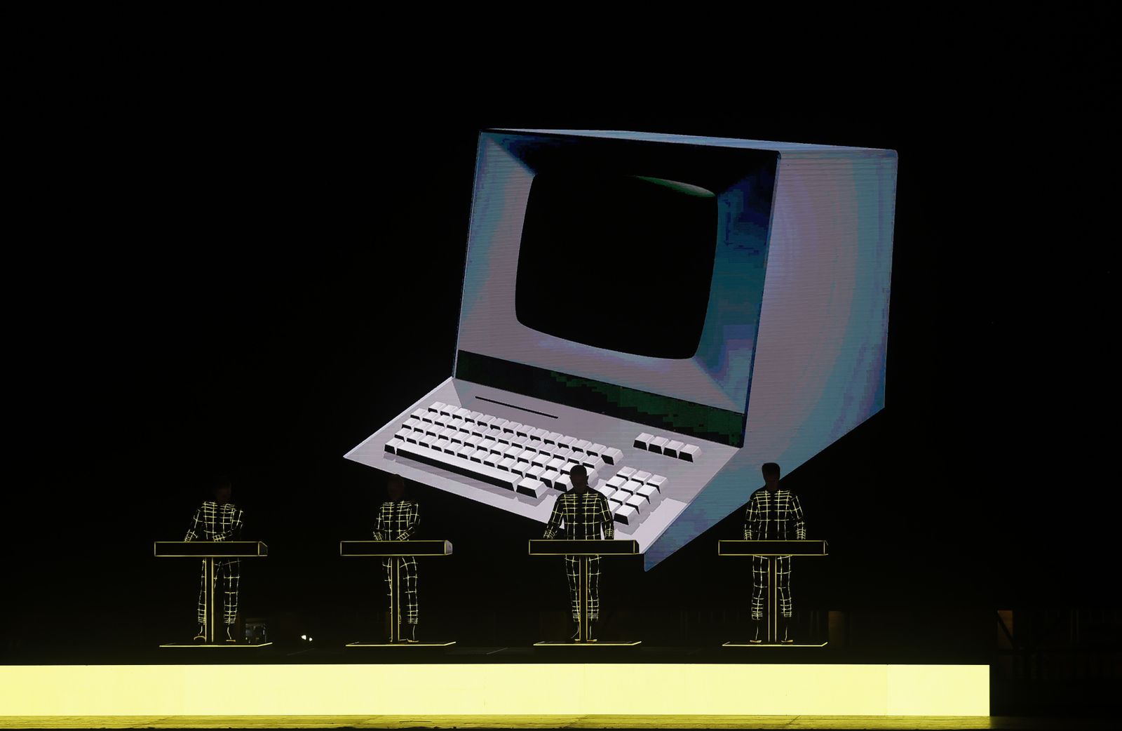 Las imágenes del concierto de Kraftwerk en el Icónica Fest