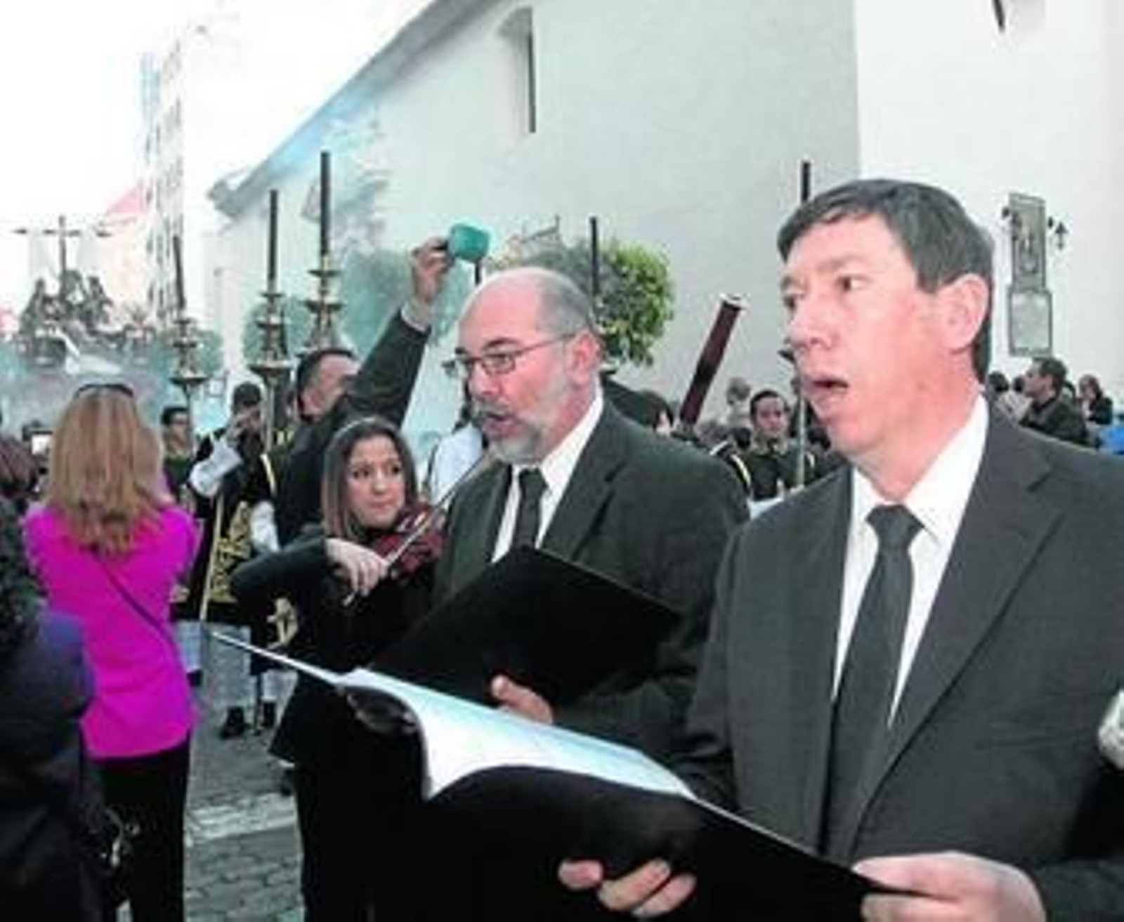 La Capilla Musical Madre de Gracia contribuyó a crear el ambiente idóneo.