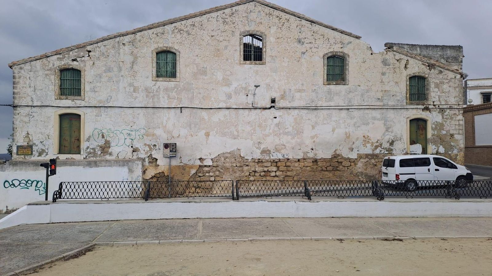 Antiguo casco bodeguero de la calle Sancho Vizcaíno, incluido en el Registro Municipal de Solares y Edificaciones Ruinosas de Jerez.