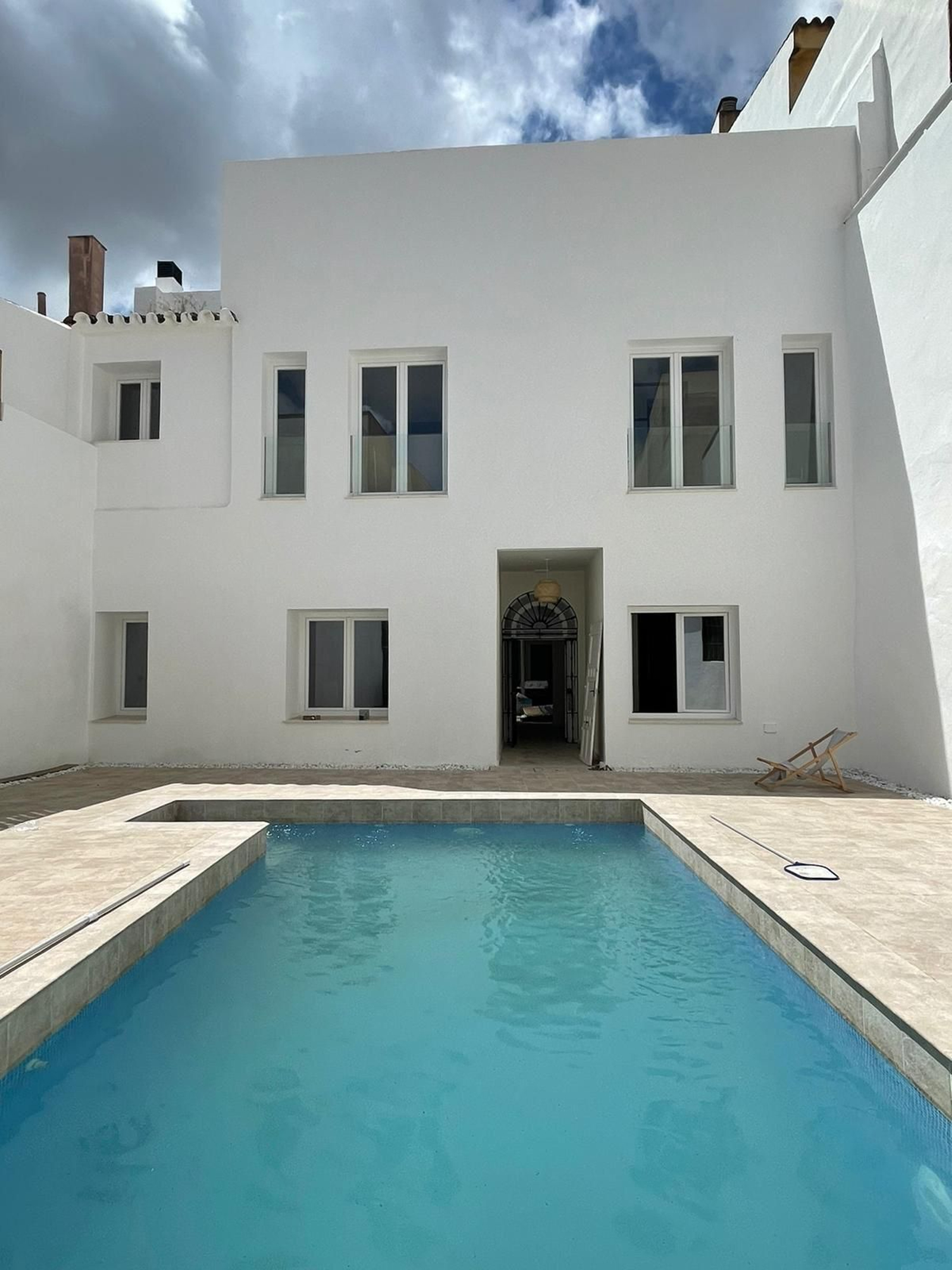 El edificio dispondrá de una piscina.