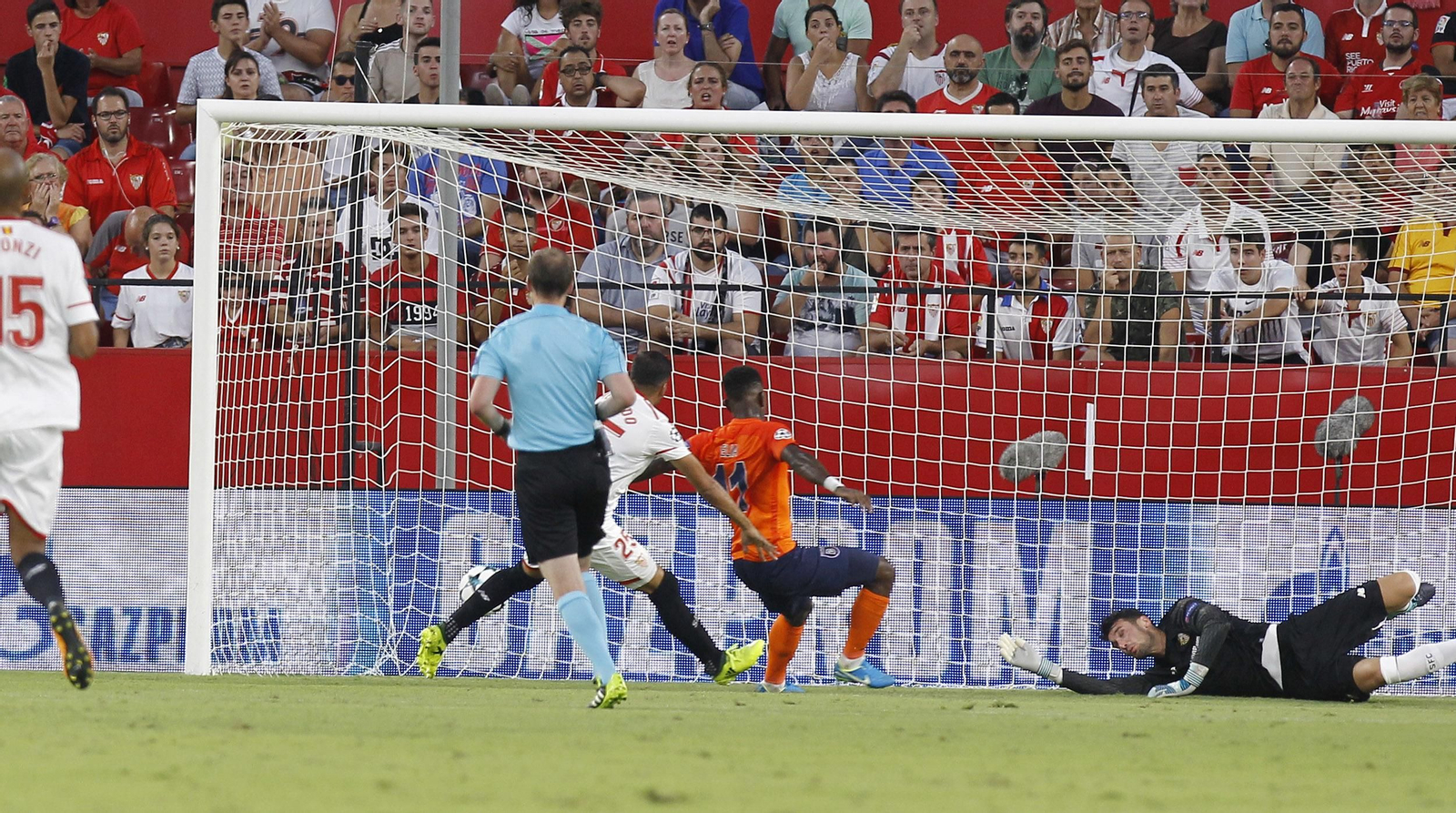 Las imágenes del Sevilla-Basaksehir