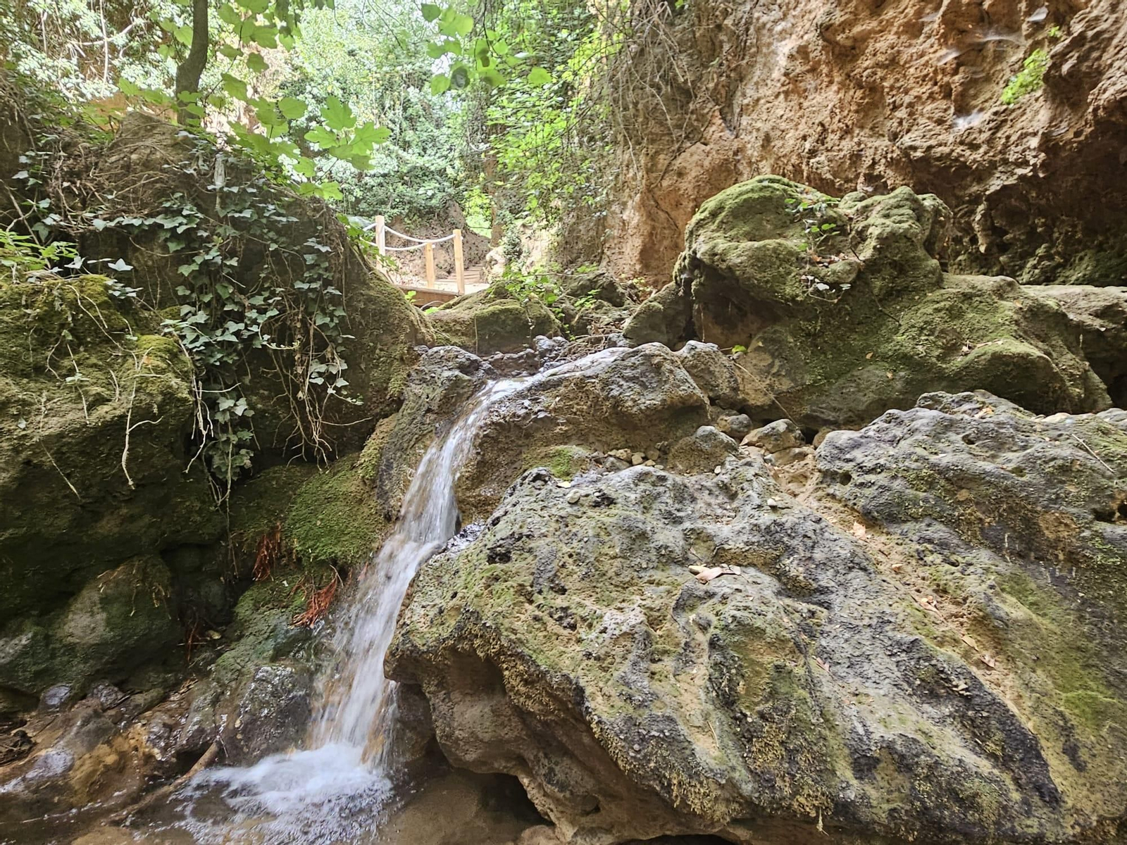 Así está en septiembre la preciosa cascada que puedes ver en Jaén