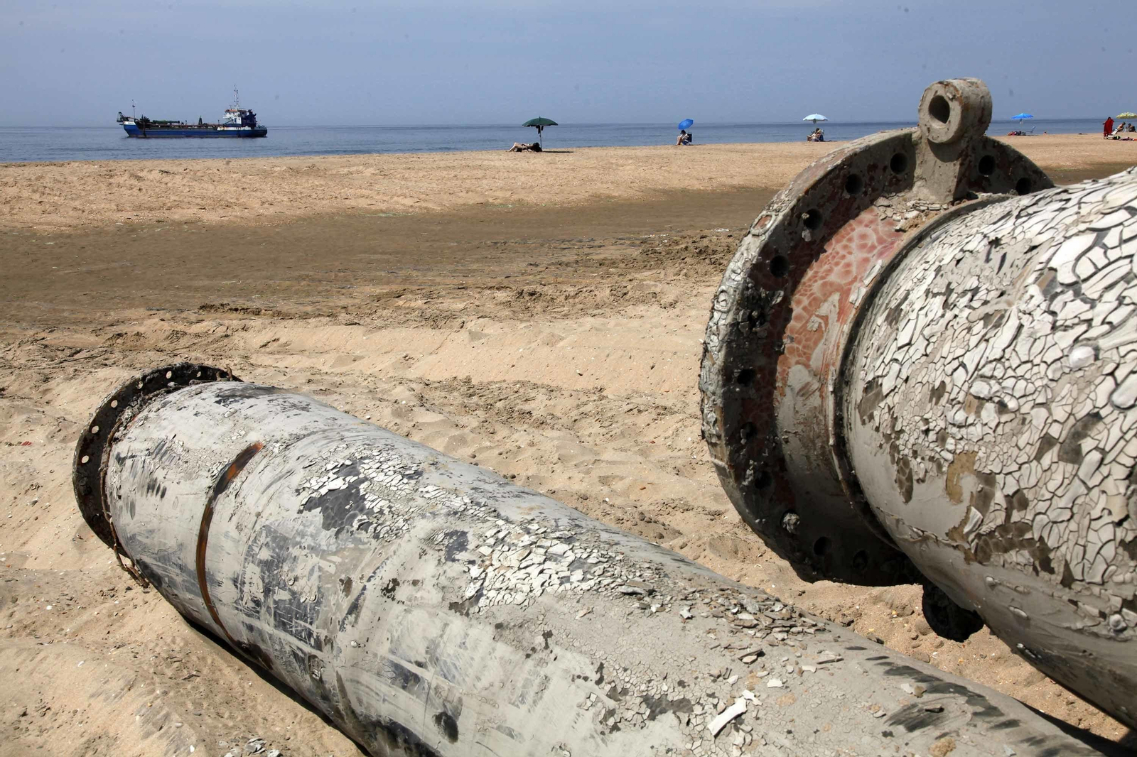 Las imágenes de la recuperación de la playa de La Antilla