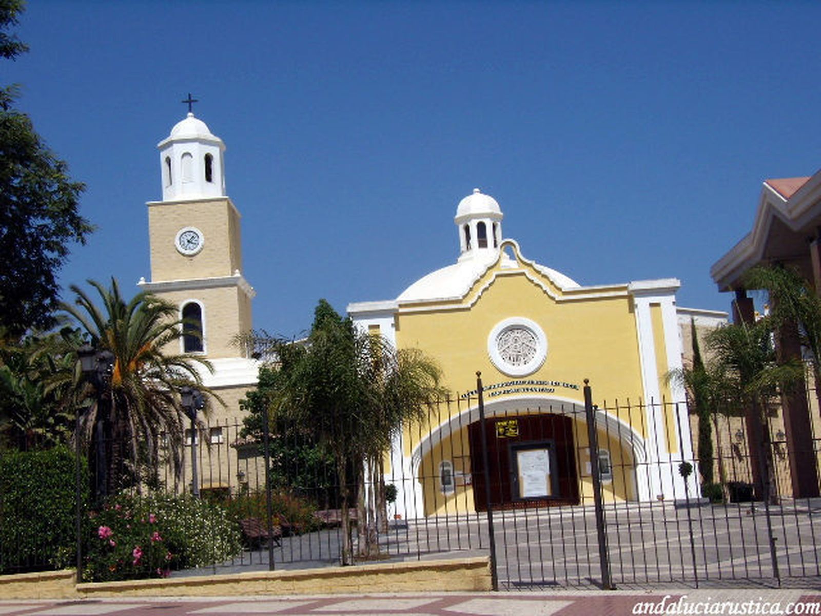 Iglesia de la Virgen del Rocío.