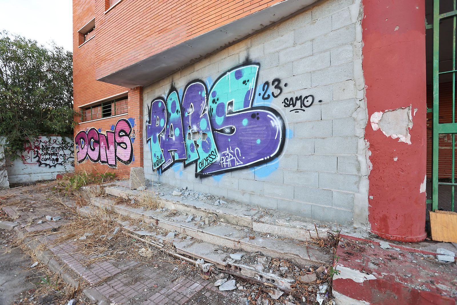 Imágenes del estado actual del edificio del antiguo IES Doñana