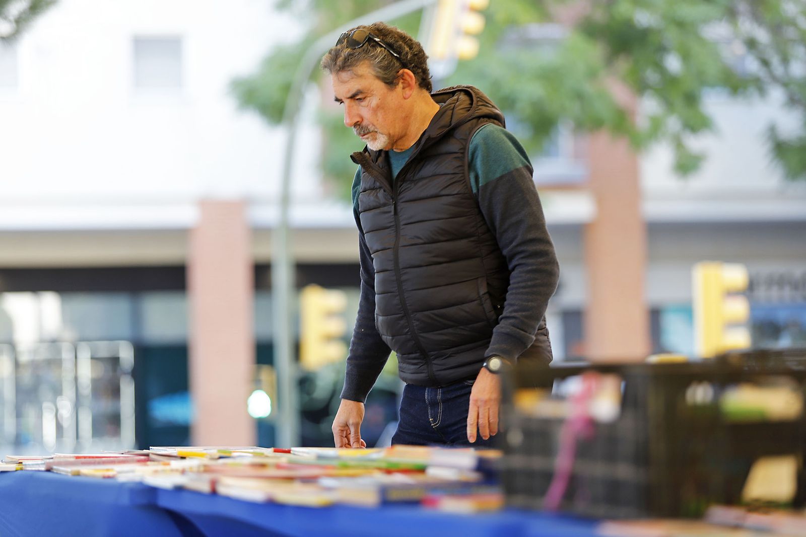 Imágenes del mercadillo solidario de Ayre en Huelva