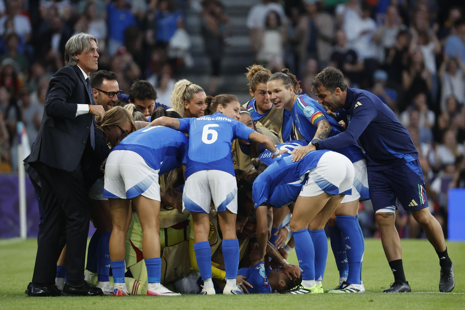 Las fotos del Italia - España de la Eurocopa femenina