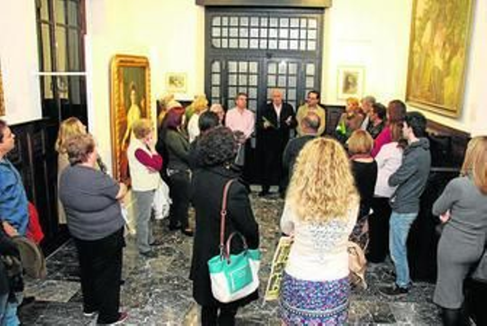 El primer Paseo fue en el Museo Doña Pakyta de la mano de Dionisio Godoy.