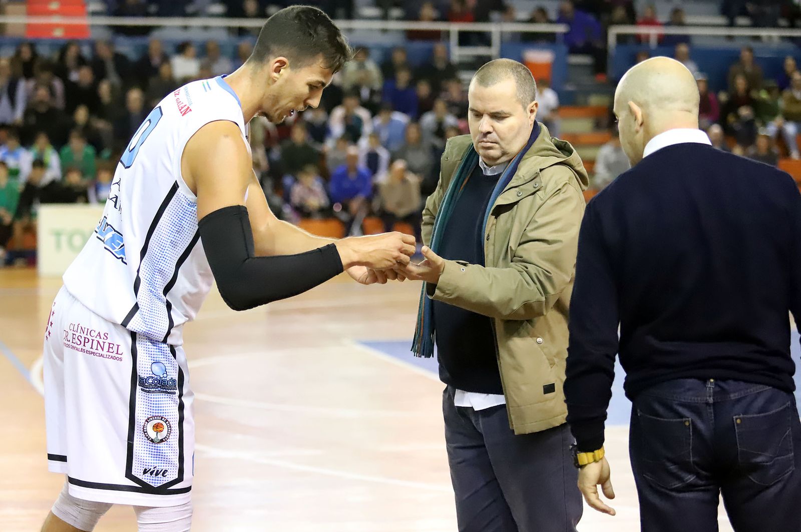 Las mejores fotos del partido de baloncesto Huelva - ULB