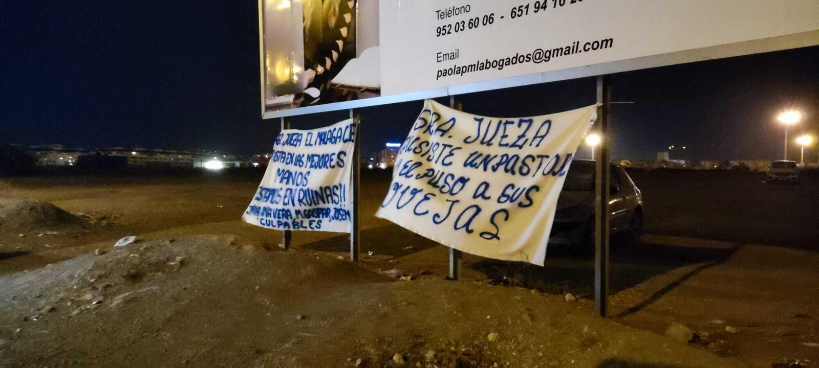 Pancartas críticas en los juzgados en la previa de la cita con los Al-Thani Pancartas críticas en los juzgados en la previa de la cita con los Al-Thani