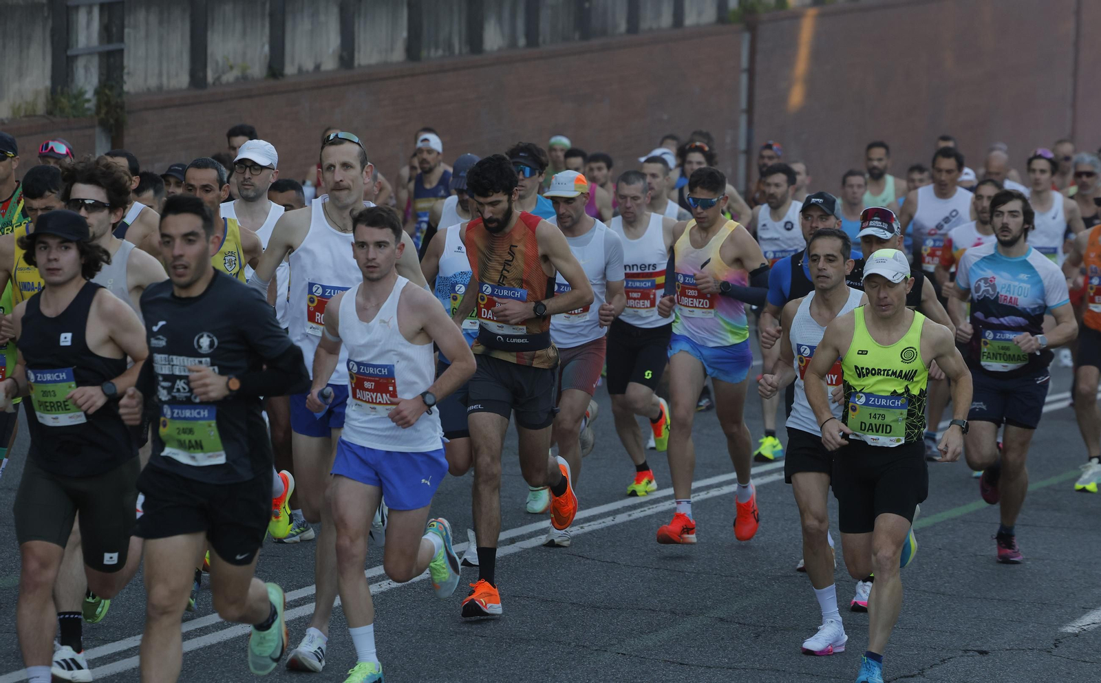 Búscate en el Zurich Maratón de Sevilla 2025