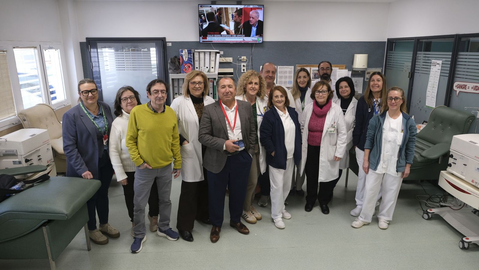 Haz una buena obra y dona sangre, te esperan en el Hospital Torrecárdenas, en imágenes