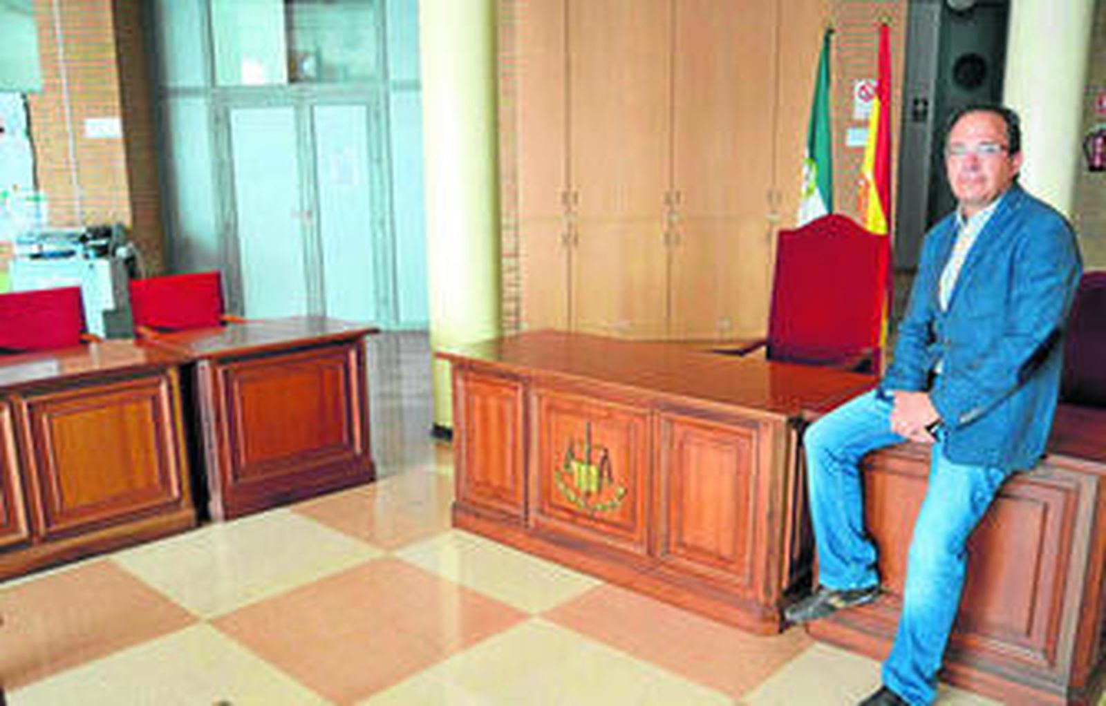 Fernando Fernández, decano de esta Facultad, en las nuevas instalaciones,