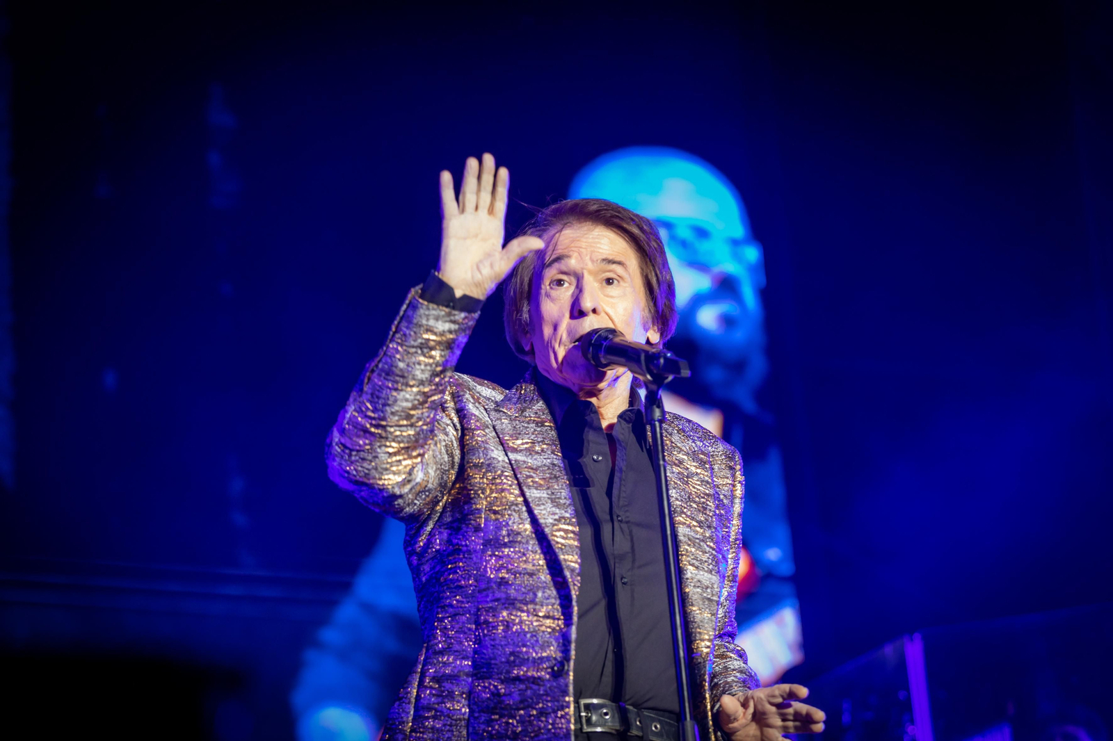 Imágenes de la actuación de Raphael en el Concert Music