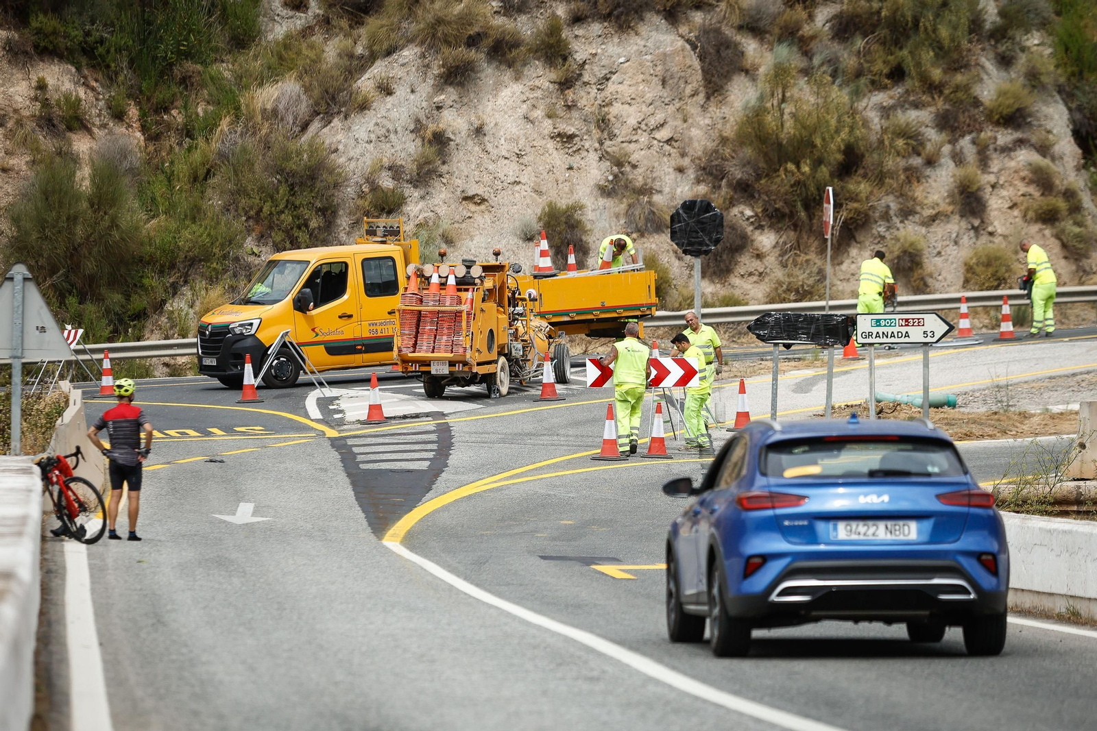 Fotos: así ha ido el primer día de cortes en la autovía A-44 de la Costa de Granada
