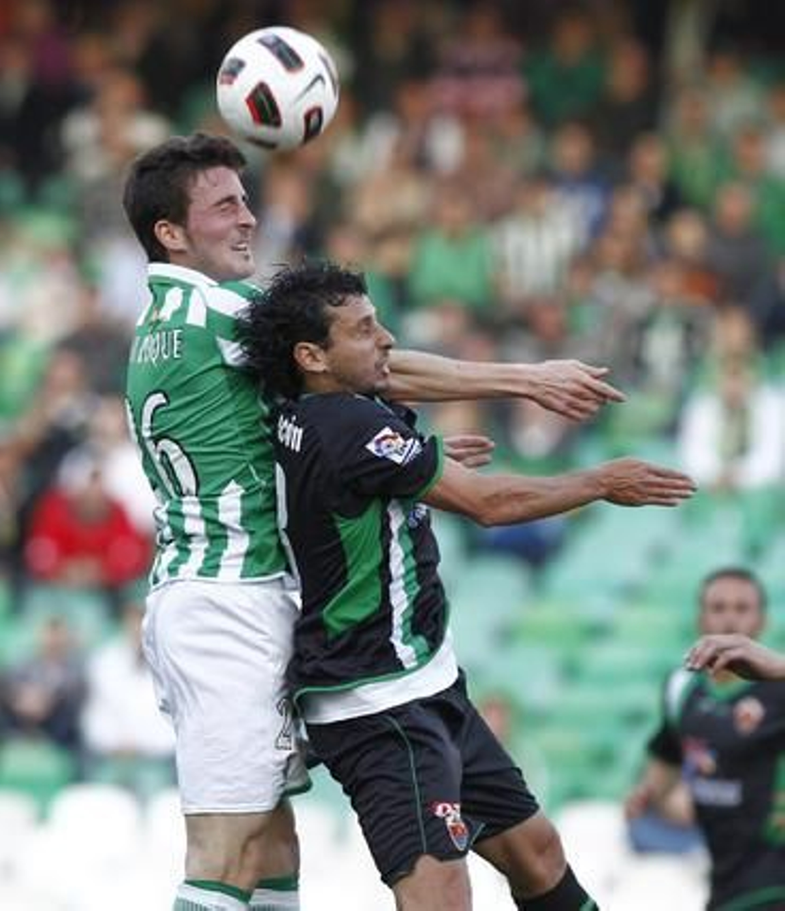 El Betis pierde en casa, con el Elche (1-4), su cuarto partido seguido. / Antonio Pizarro