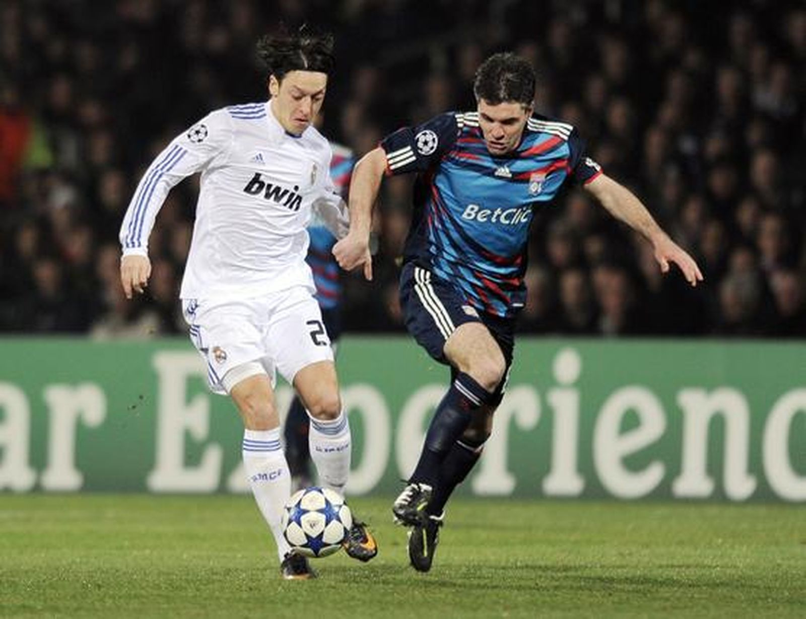 El Real Madrid empata en Lyon y pone medio pie en los cuartos de final de la 'Champions'. / AFP
