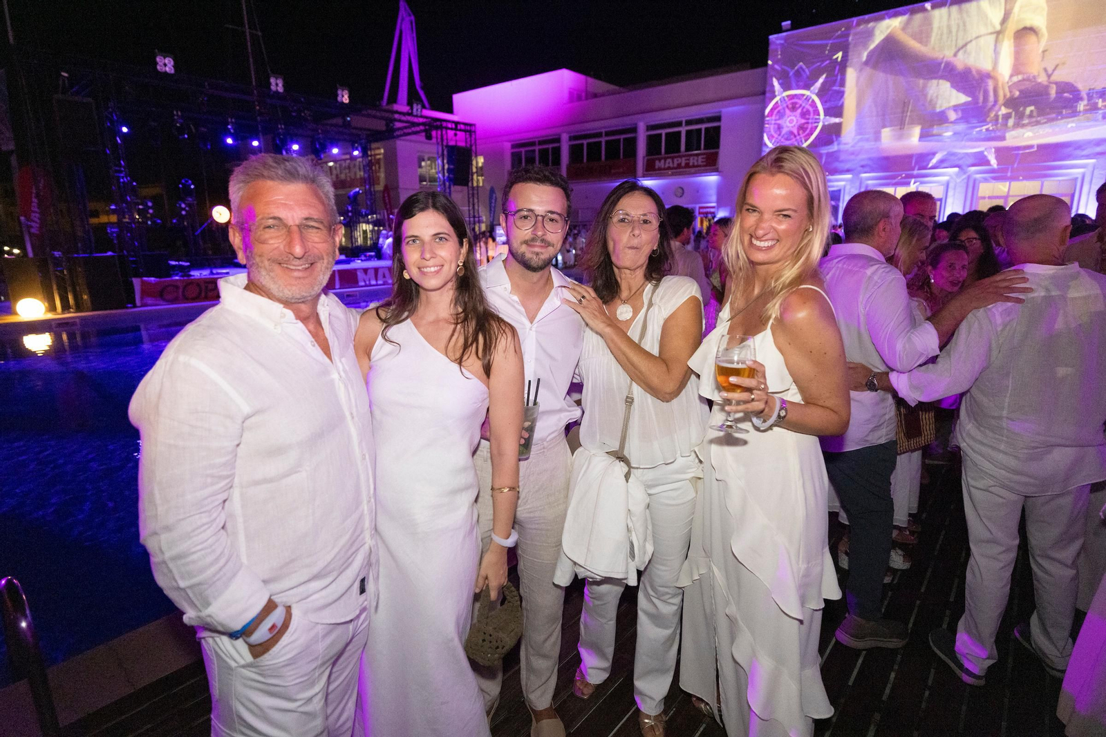 Búscate en el Cóctel de Blanco de la Copa del Rey Mapfre de vela