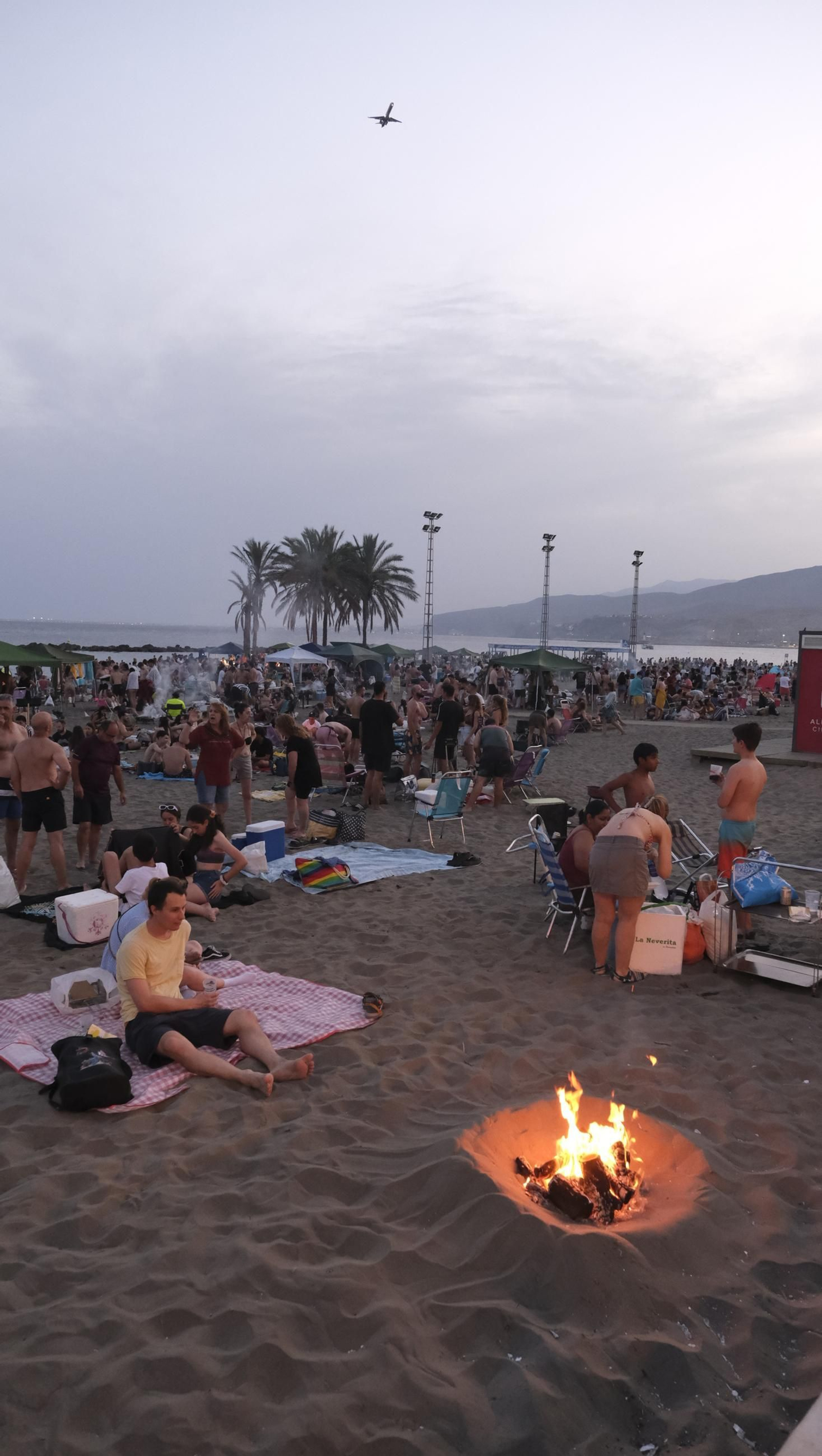 La Noche de San Juan en Almería, en imágenes