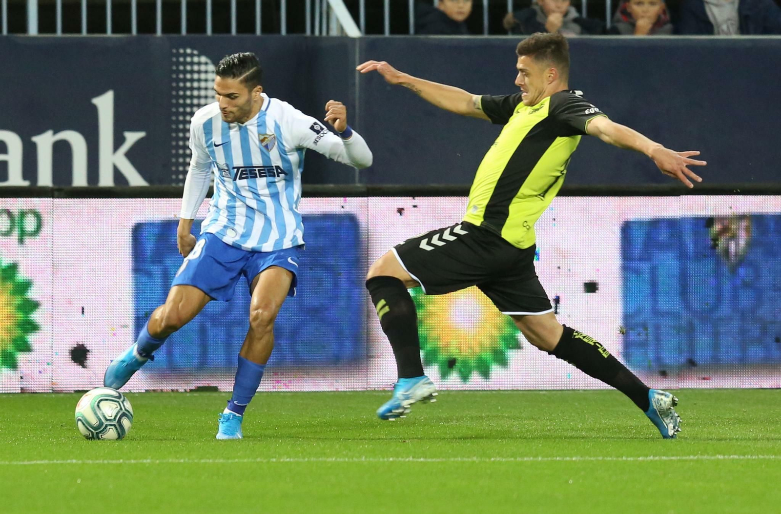 Antoñín, en una acción del Málaga-Tenerife.