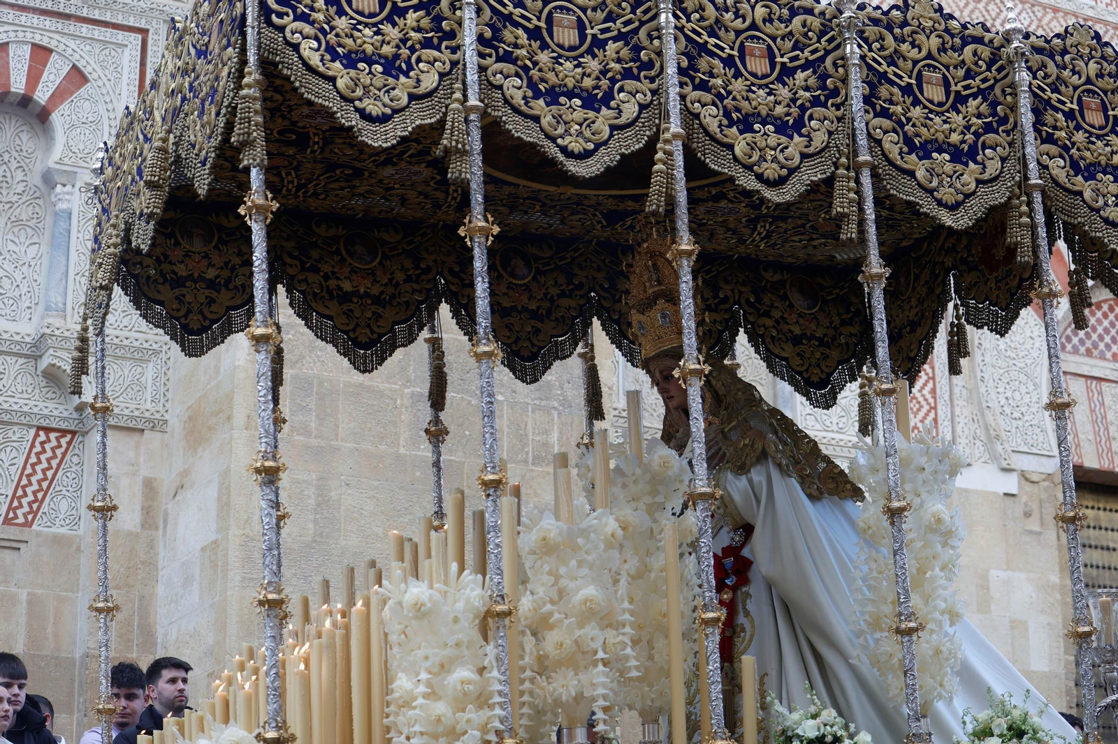 El traslado de la Merced en este Sábado Santo de Córdoba, en imágenes